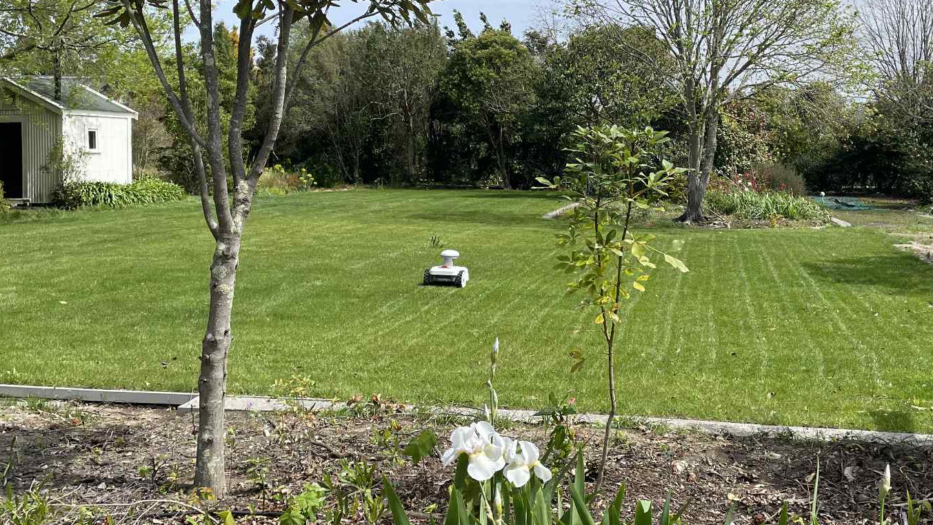 Best Robot Lawn Mower for Large Yards: Why FJD FR4000 Is a Smart Choice